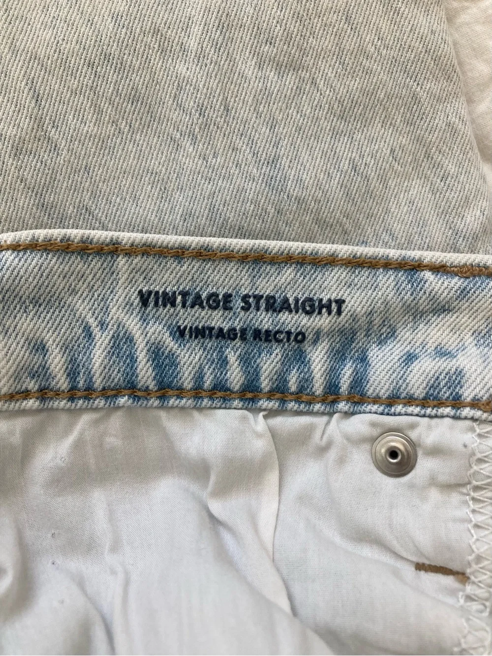 Universal Thread Vintage Straight Light Blue Acid Washed High-Rise Jeans